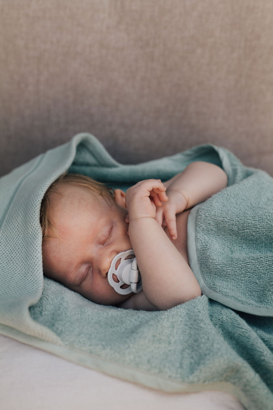Nachhaltiges Baby-Kapuzenhandtuch aus Baumwolle